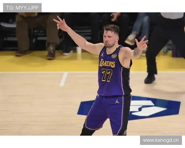 东契奇51分险破纪录 湖人升至第三